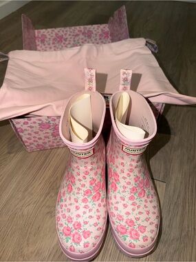 Love shack fancy x hunter rain boots sz 6 with box